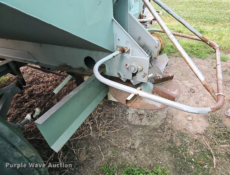 image for item DO2720 Dempster Clipper 200S spreader