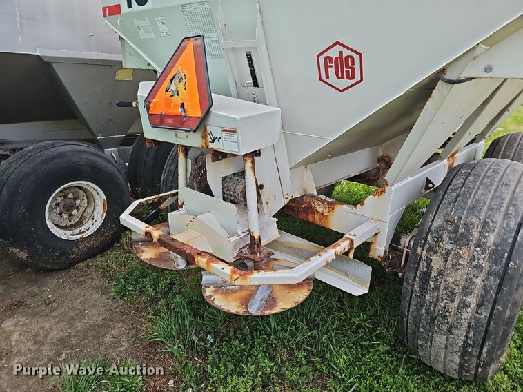 image for item DO2721 Willmar Super 800 spreader