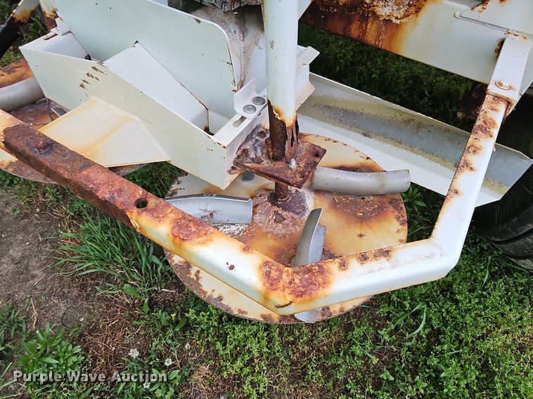 image for item DO2721 Willmar Super 800 spreader