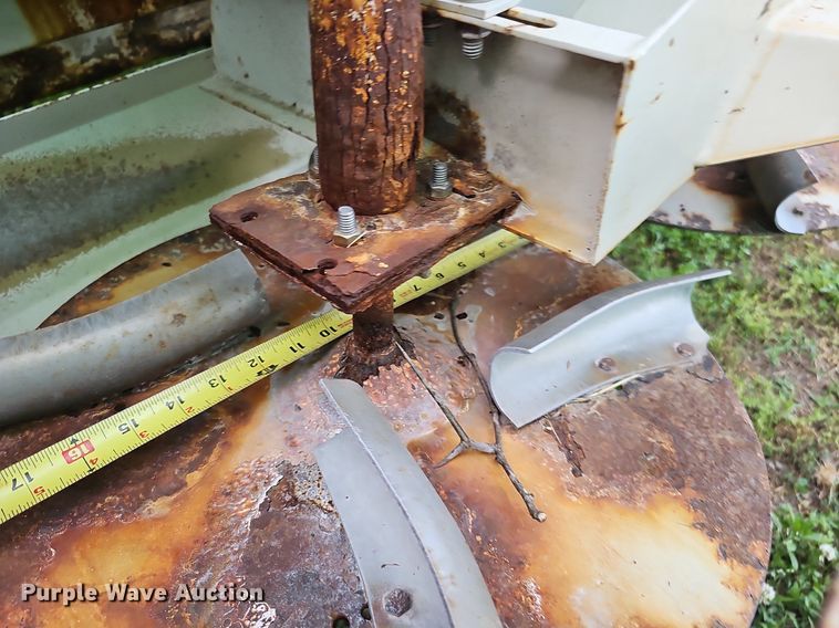 image for item DO2721 Willmar Super 800 spreader