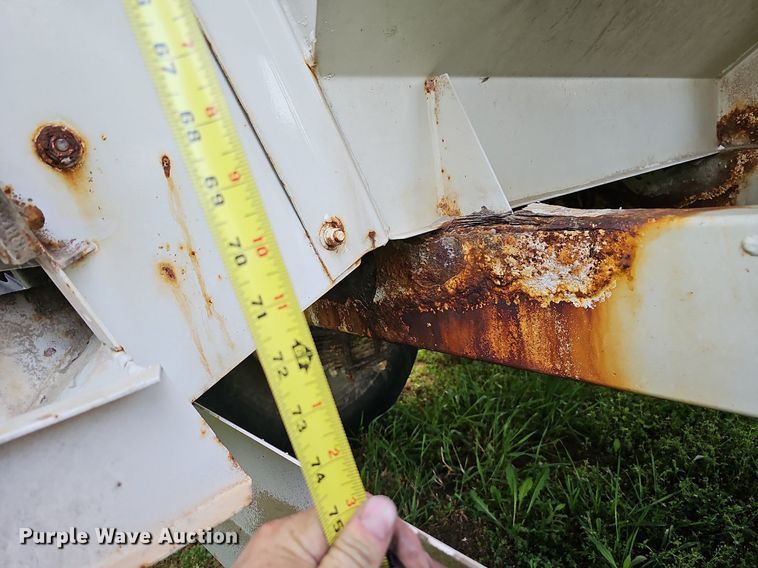 image for item DO2721 Willmar Super 800 spreader