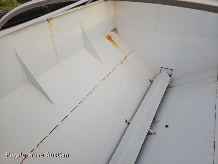 image for item DO2721 Willmar Super 800 spreader