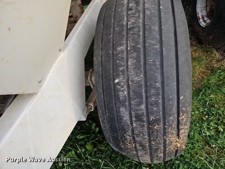 image for item DO2721 Willmar Super 800 spreader