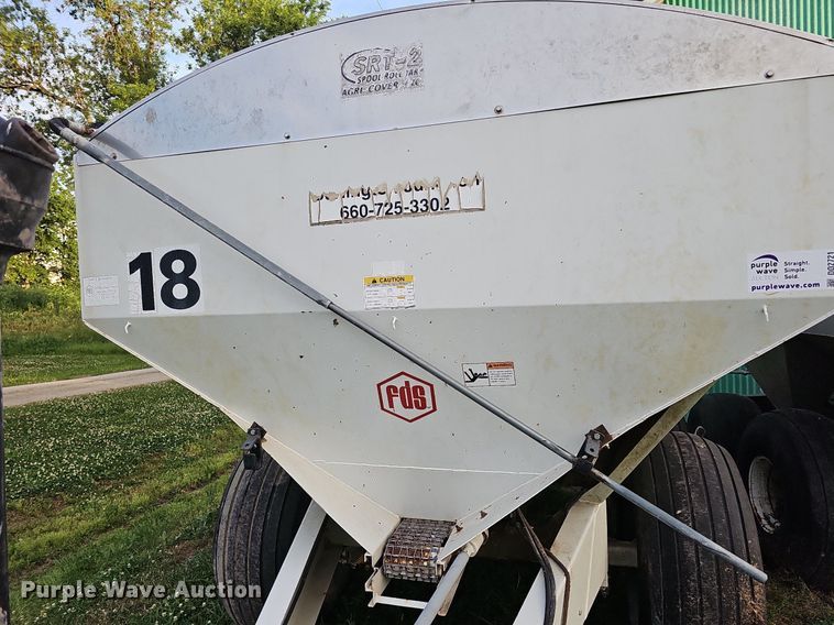 image for item DO2721 Willmar Super 800 spreader
