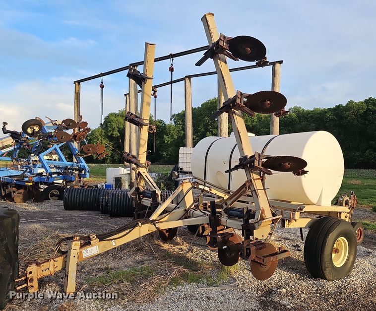 image for item DO2723 AG Systems 6000 liquid fertilizer applicator