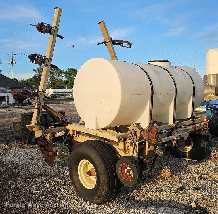 image for item DO2723 AG Systems 6000 liquid fertilizer applicator