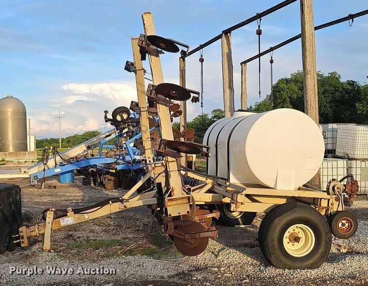 image for item DO2723 AG Systems 6000 liquid fertilizer applicator