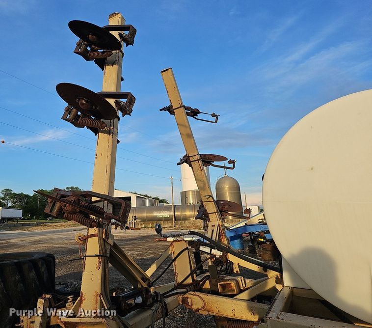 image for item DO2723 AG Systems 6000 liquid fertilizer applicator