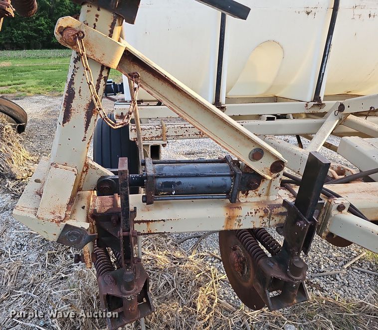 image for item DO2723 AG Systems 6000 liquid fertilizer applicator