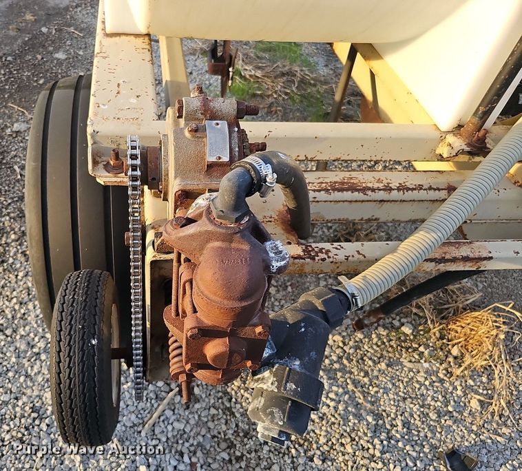 image for item DO2723 AG Systems 6000 liquid fertilizer applicator
