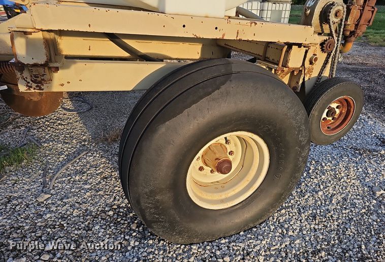 image for item DO2723 AG Systems 6000 liquid fertilizer applicator
