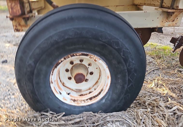 image for item DO2723 AG Systems 6000 liquid fertilizer applicator