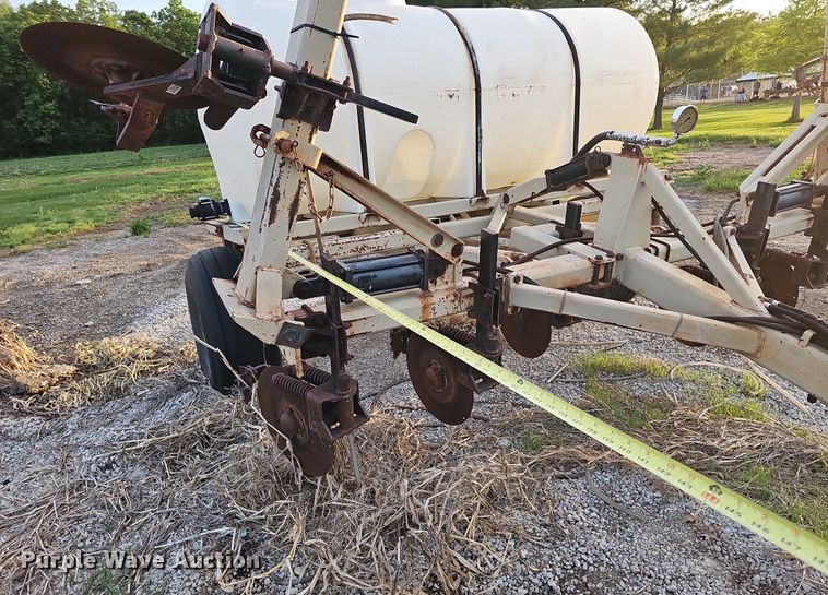 image for item DO2723 AG Systems 6000 liquid fertilizer applicator