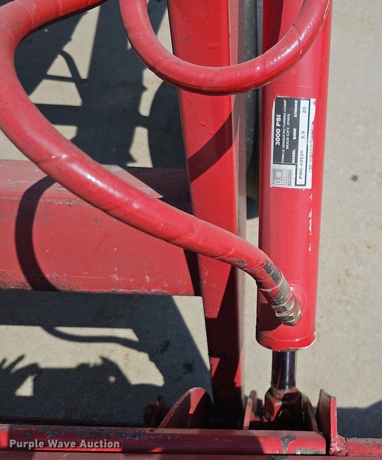 image for item DO2764 1953 International Harvester Super M  tractor