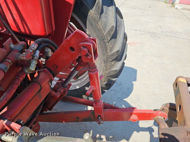 image for item DO2764 1953 International Harvester Super M  tractor