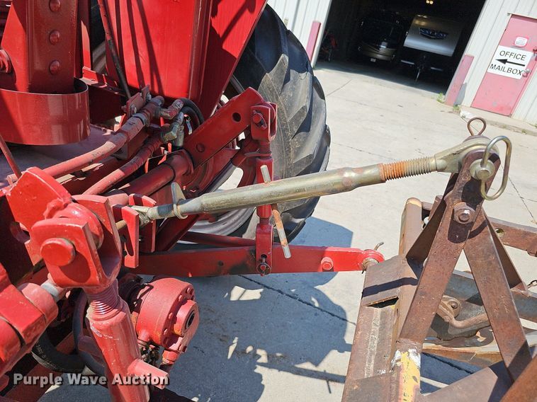 image for item DO2764 1953 International Harvester Super M  tractor