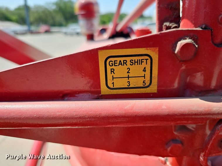 image for item DO2764 1953 International Harvester Super M  tractor