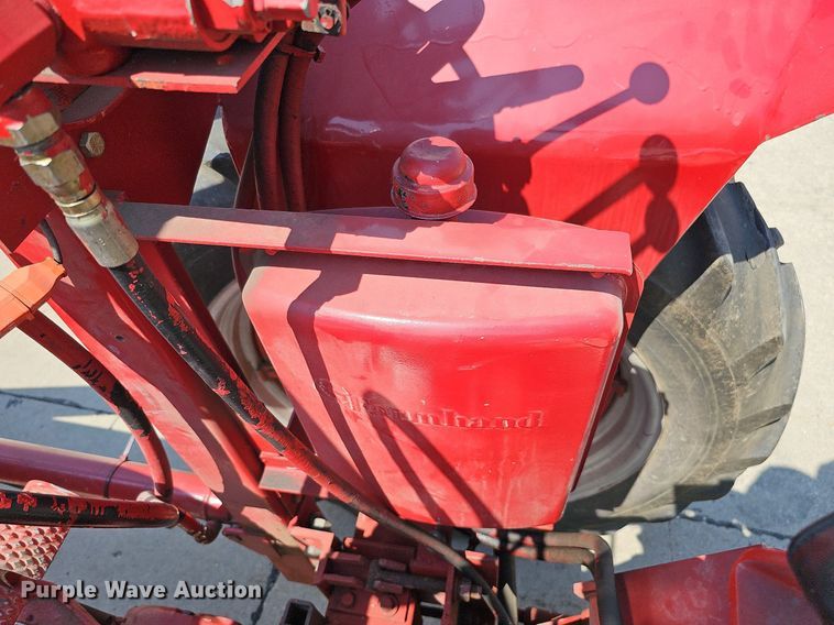 image for item DO2764 1953 International Harvester Super M  tractor