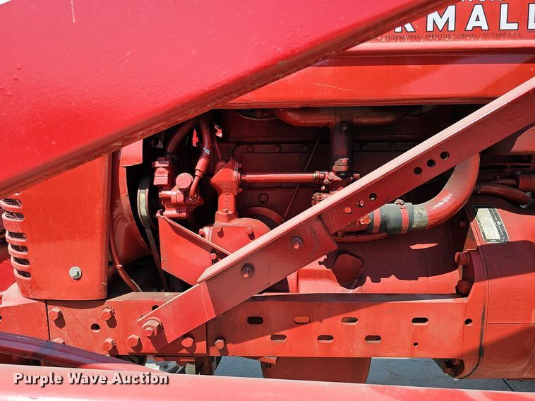 image for item DO2764 1953 International Harvester Super M  tractor