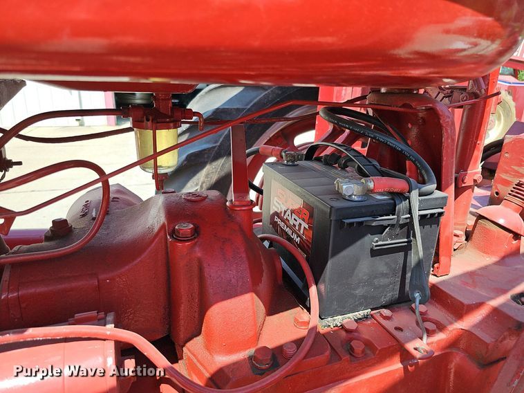 image for item DO2764 1953 International Harvester Super M  tractor