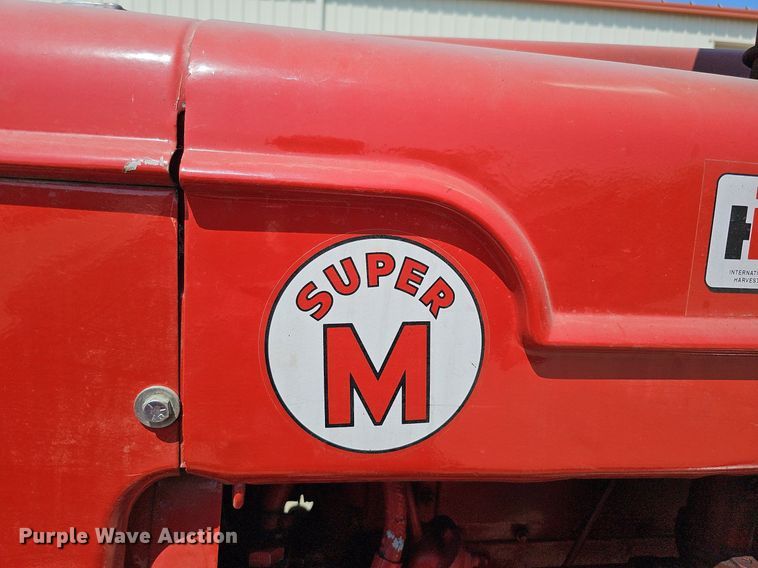 image for item DO2764 1953 International Harvester Super M  tractor