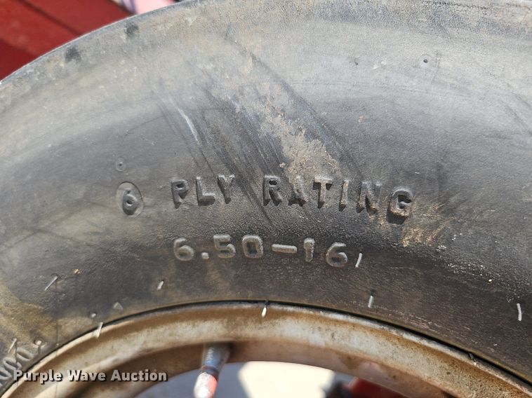 image for item DO2764 1953 International Harvester Super M  tractor