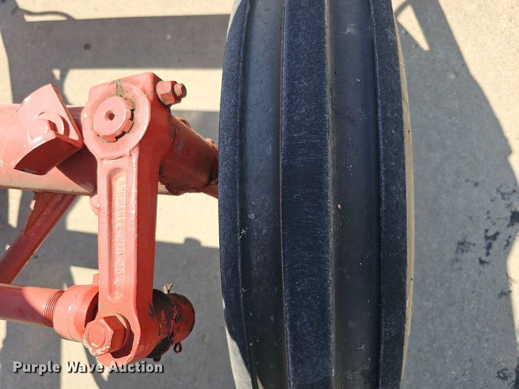 image for item DO2764 1953 International Harvester Super M  tractor