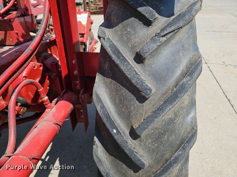 image for item DO2764 1953 International Harvester Super M  tractor