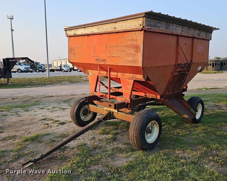 image for item DO4419 Unverferth McCurdy  gravity wagon