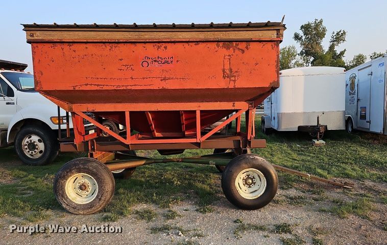 image for item DO4419 Unverferth McCurdy  gravity wagon