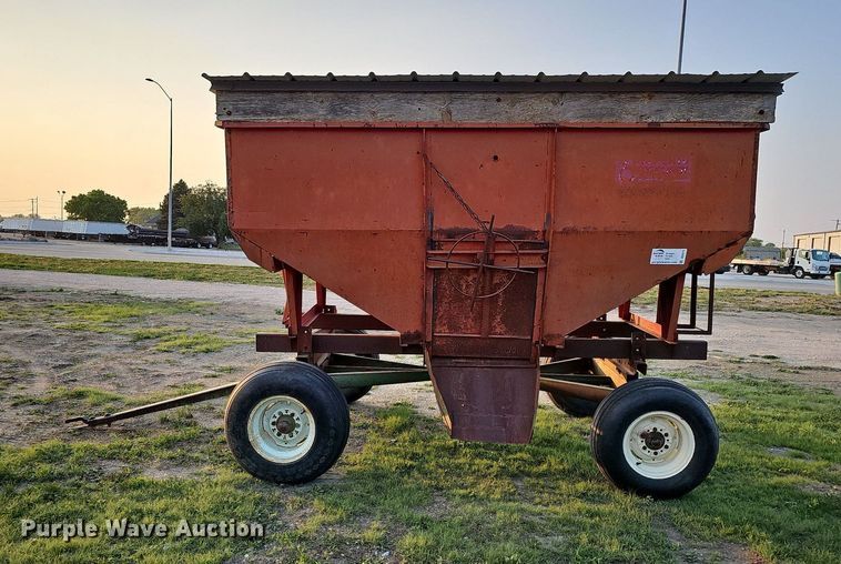 image for item DO4419 Unverferth McCurdy  gravity wagon