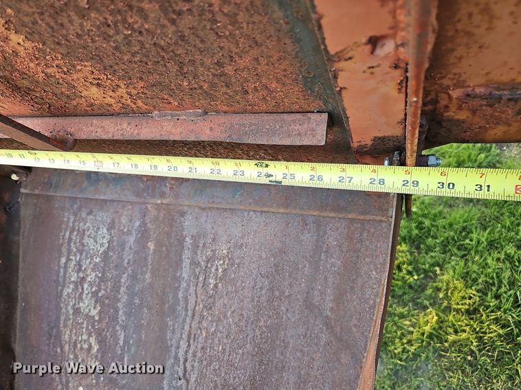 image for item DO4419 Unverferth McCurdy  gravity wagon