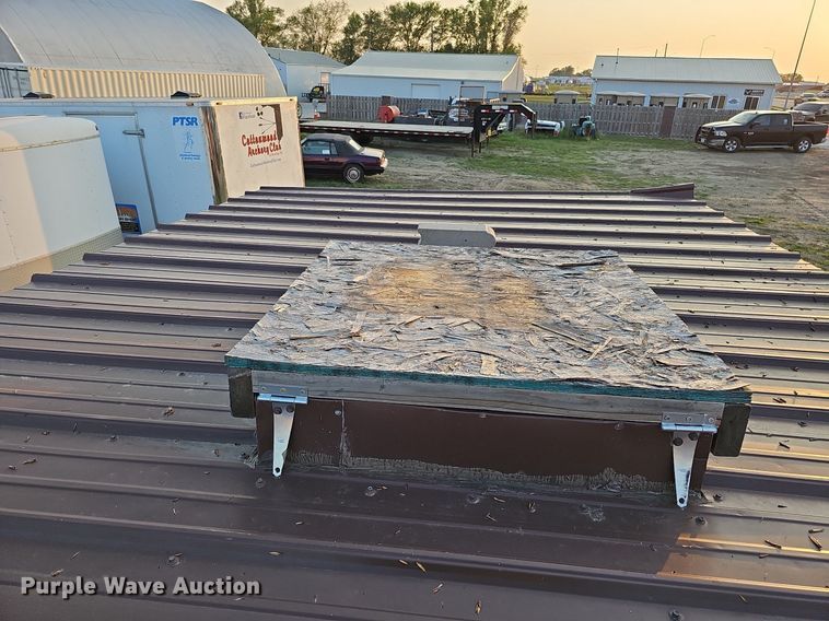 image for item DO4419 Unverferth McCurdy  gravity wagon