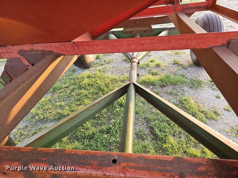 image for item DO4419 Unverferth McCurdy  gravity wagon