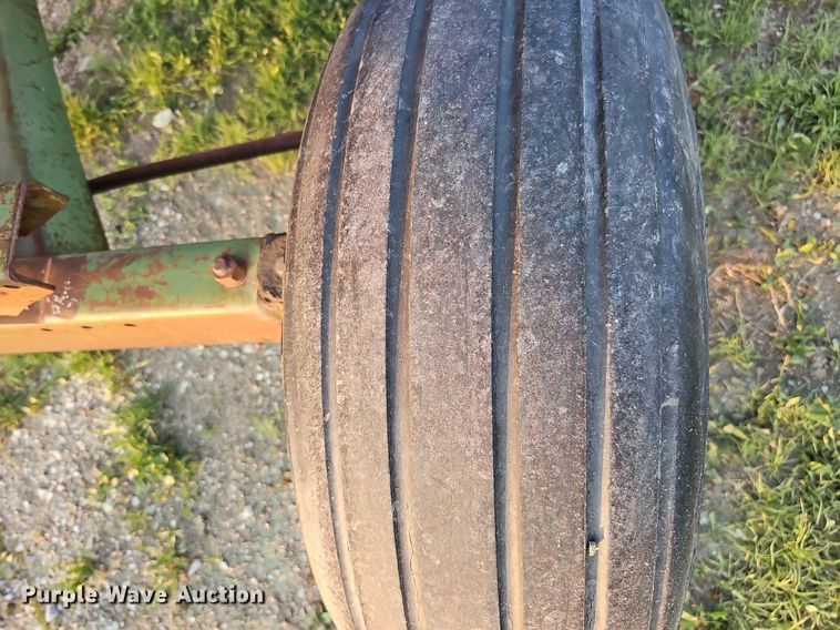 image for item DO4419 Unverferth McCurdy  gravity wagon