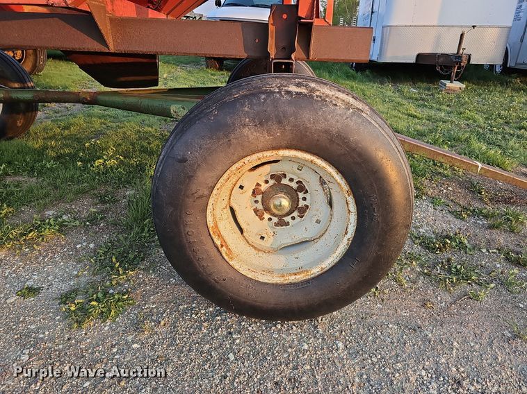 image for item DO4419 Unverferth McCurdy  gravity wagon