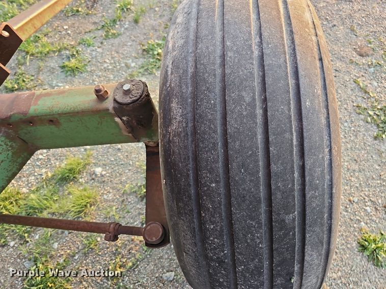 image for item DO4419 Unverferth McCurdy  gravity wagon