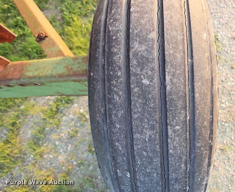 image for item DO4419 Unverferth McCurdy  gravity wagon