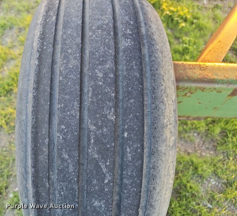 image for item DO4419 Unverferth McCurdy  gravity wagon