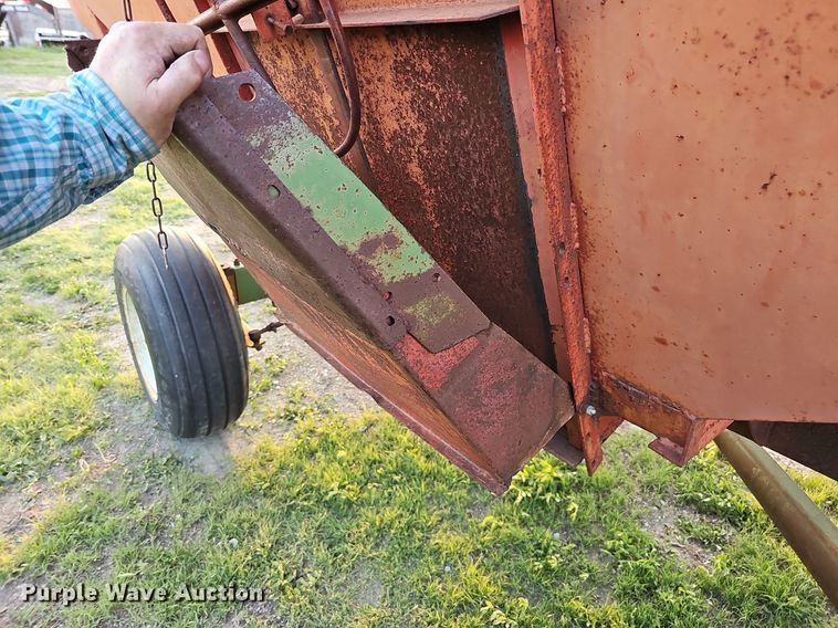 image for item DO4419 Unverferth McCurdy  gravity wagon