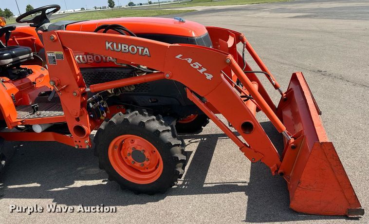 image for item DO5020 Kubota L3240D  MFWD tractor