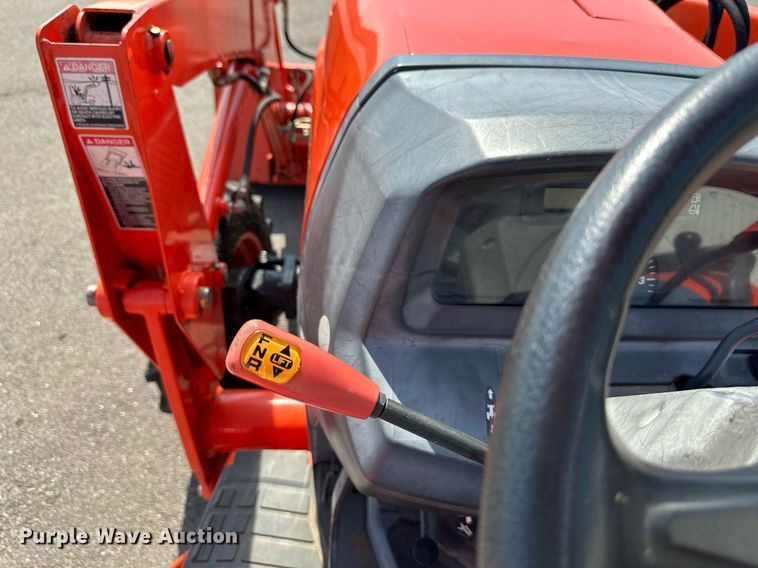 image for item DO5020 Kubota L3240D  MFWD tractor