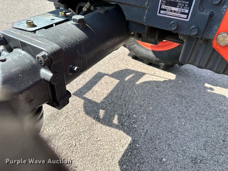 image for item DO5020 Kubota L3240D  MFWD tractor