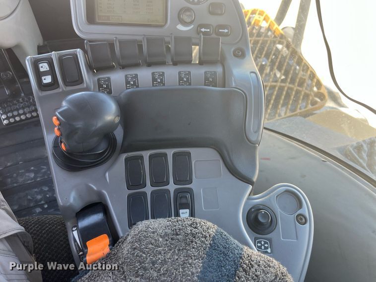 image for item DP0496 2006 Caterpillar Challenger MT865B  tractor