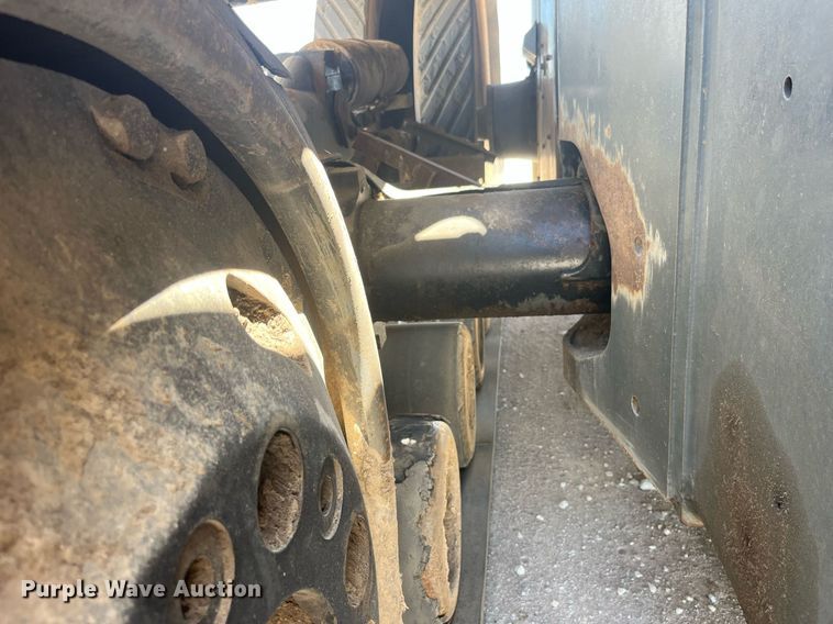 image for item DP0496 2006 Caterpillar Challenger MT865B  tractor