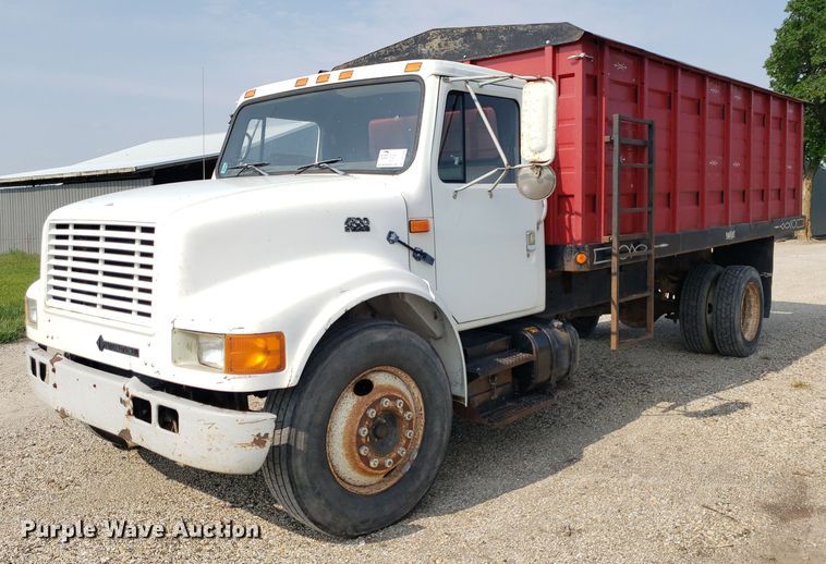 image for item DP7938 1995 International 4700  grain truck