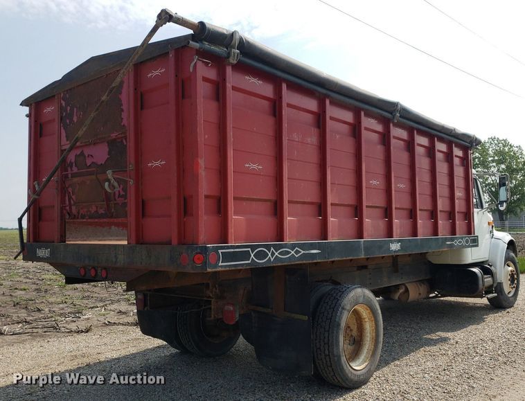 image for item DP7938 1995 International 4700  grain truck