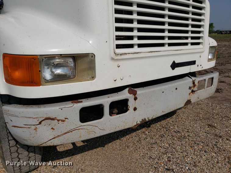 image for item DP7938 1995 International 4700  grain truck