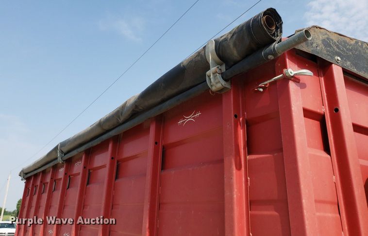 image for item DP7938 1995 International 4700  grain truck