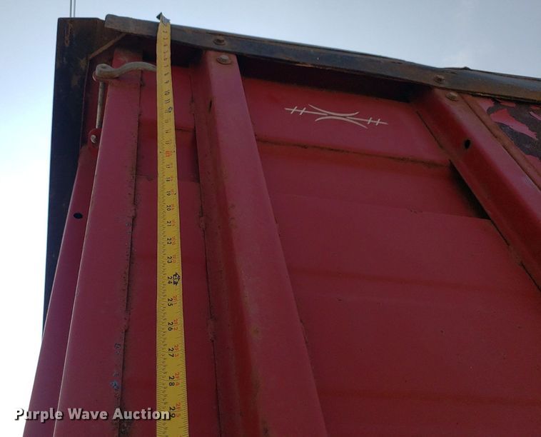 image for item DP7938 1995 International 4700  grain truck